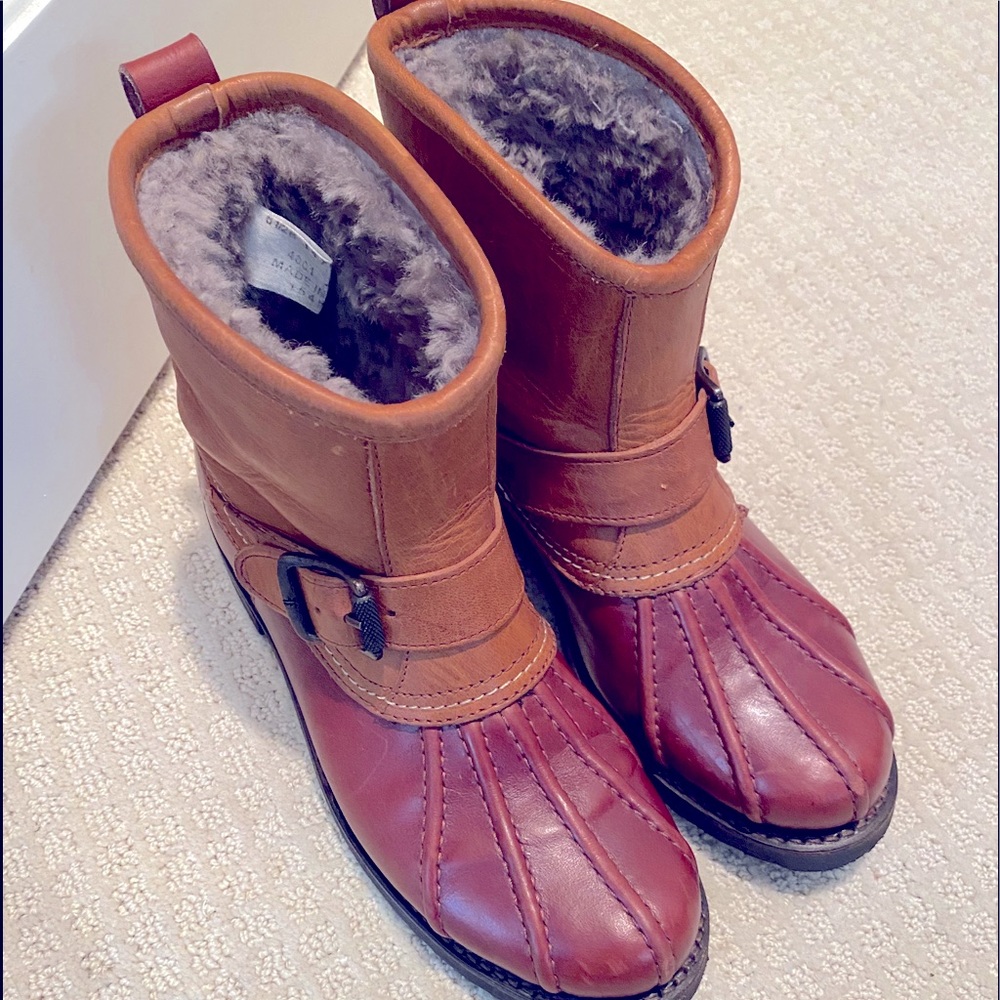 FRYE BOOTS - duck shearling lined size 6.5